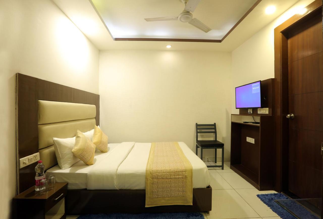 Hotel Qualia Suites At Delhi Airport New Delhi Exterior foto