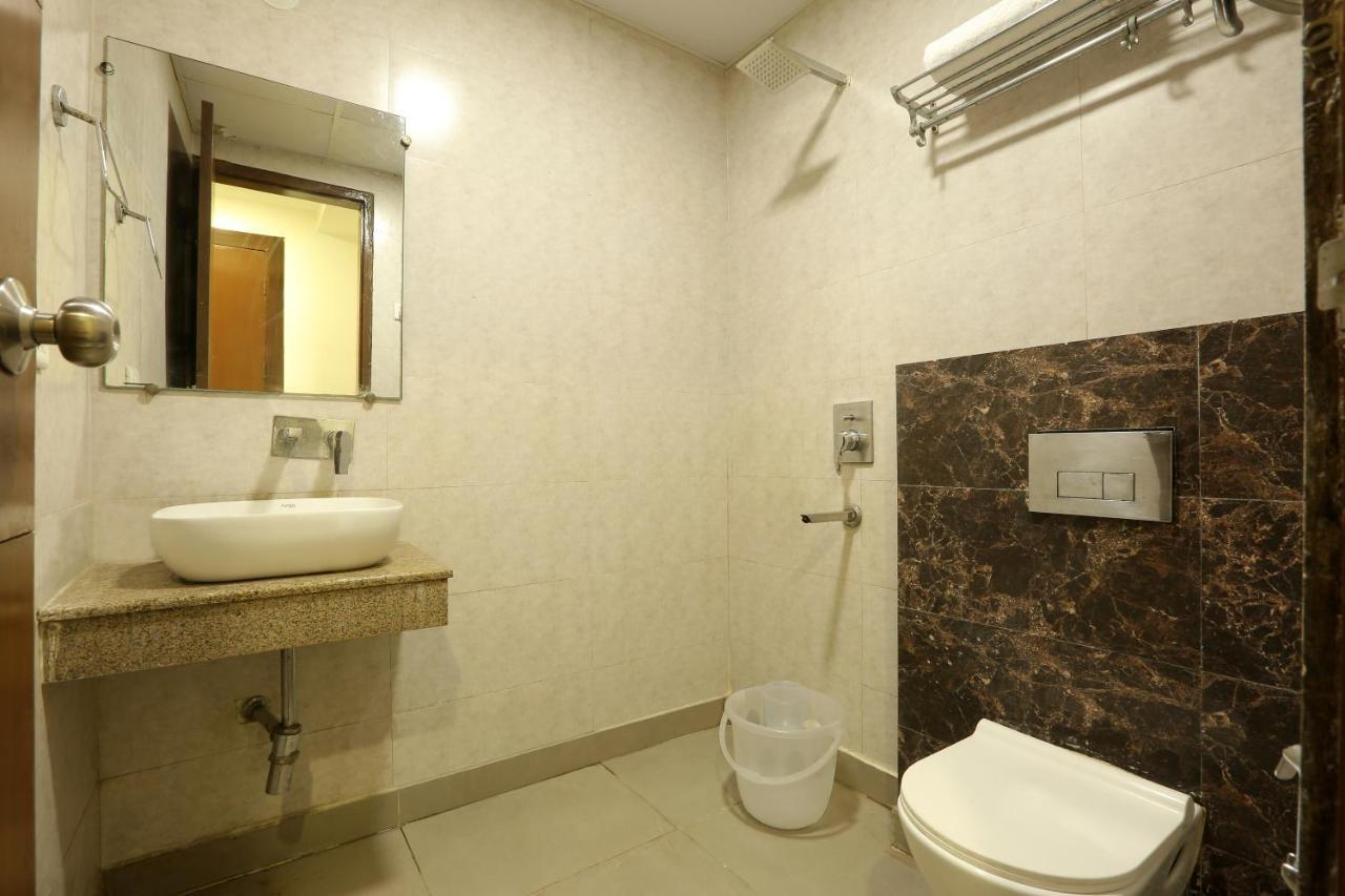 Hotel Qualia Suites At Delhi Airport New Delhi Exterior foto
